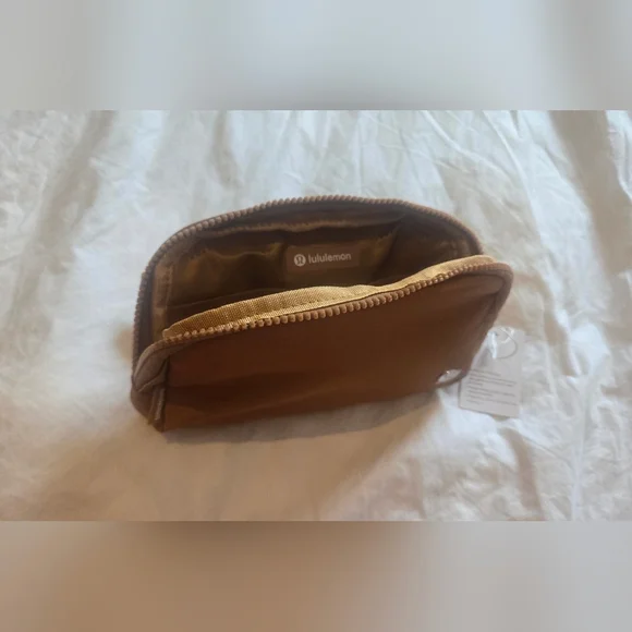 RARE Lululemon Everywhere Belt Bag 1L; ARTIFACT (Brown/Gold); Crossbody; Unisex - Picture 14 of 16
